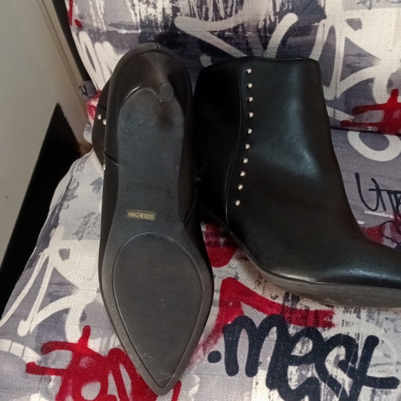 Bamboo 7.5 Black Booties - Picture 6 of 7